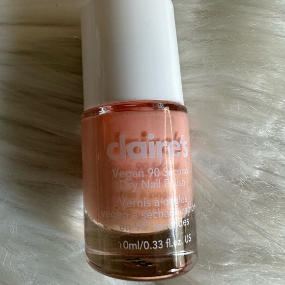 💥10/$10 Claire's Soft Coral Nail Polish - Picture 2 of 3